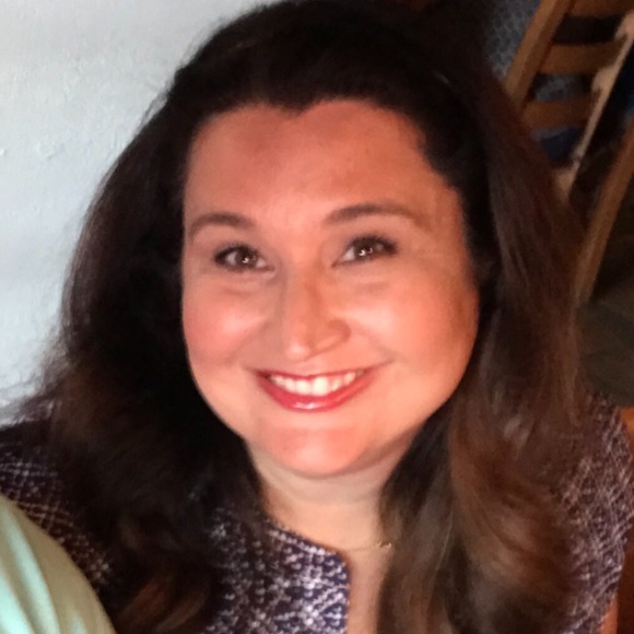 Meet your Posher, Leanne - Picture 2 of 2